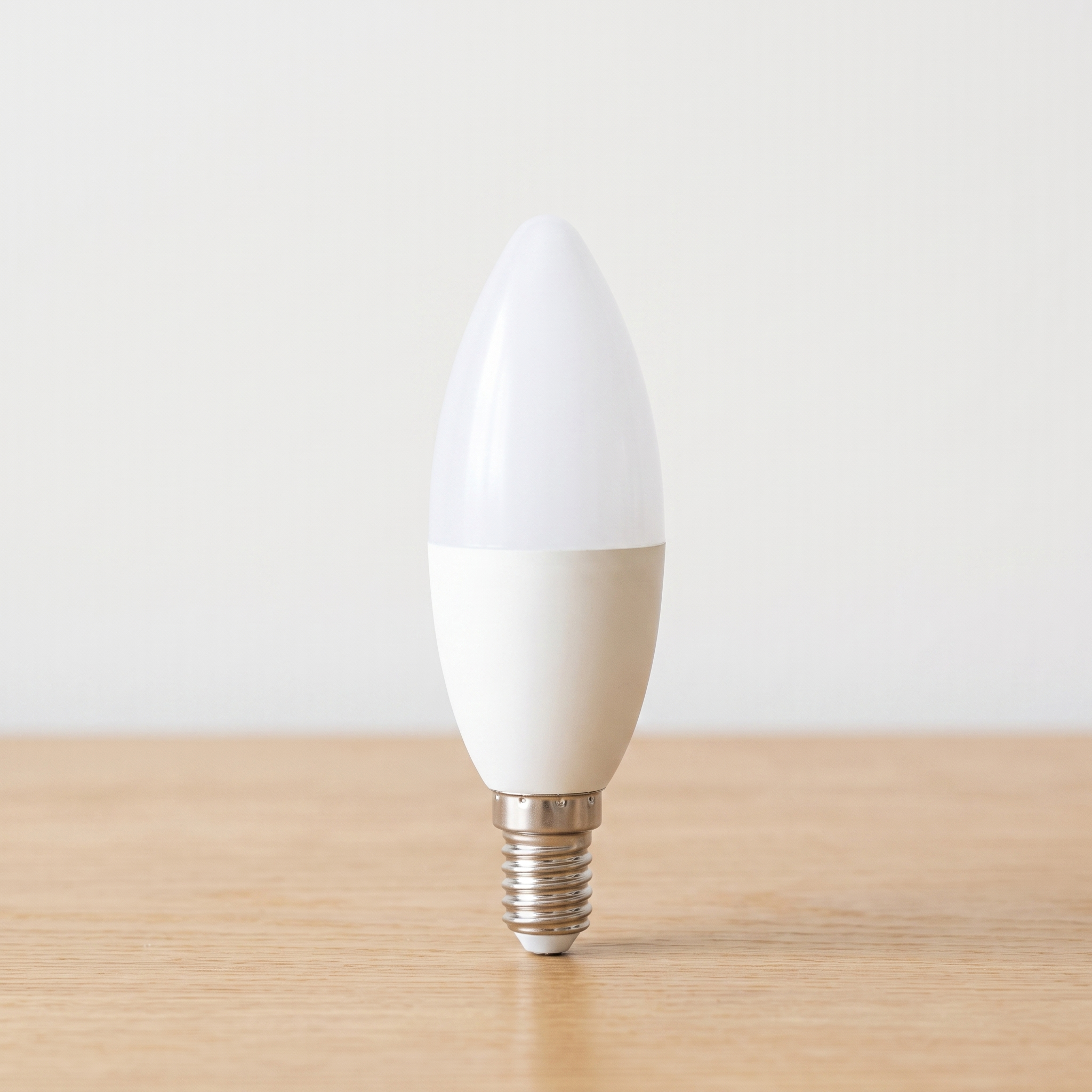 Spectra | Smart RGB LED Bulb — E14 (WiFi) — light off